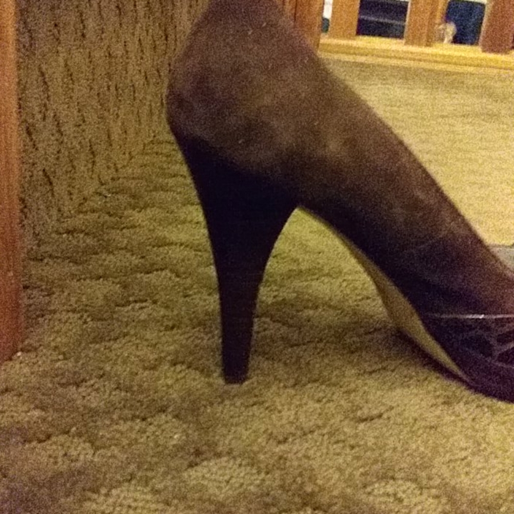 Shoes - Picture 7 of 7